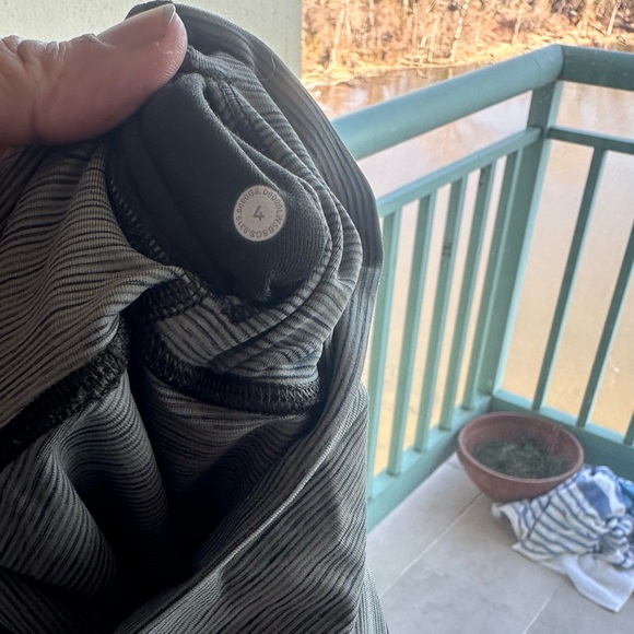 Lulu Lemon Leggings 3 Pack Bundle.  Great condition! - Picture 5 of 11